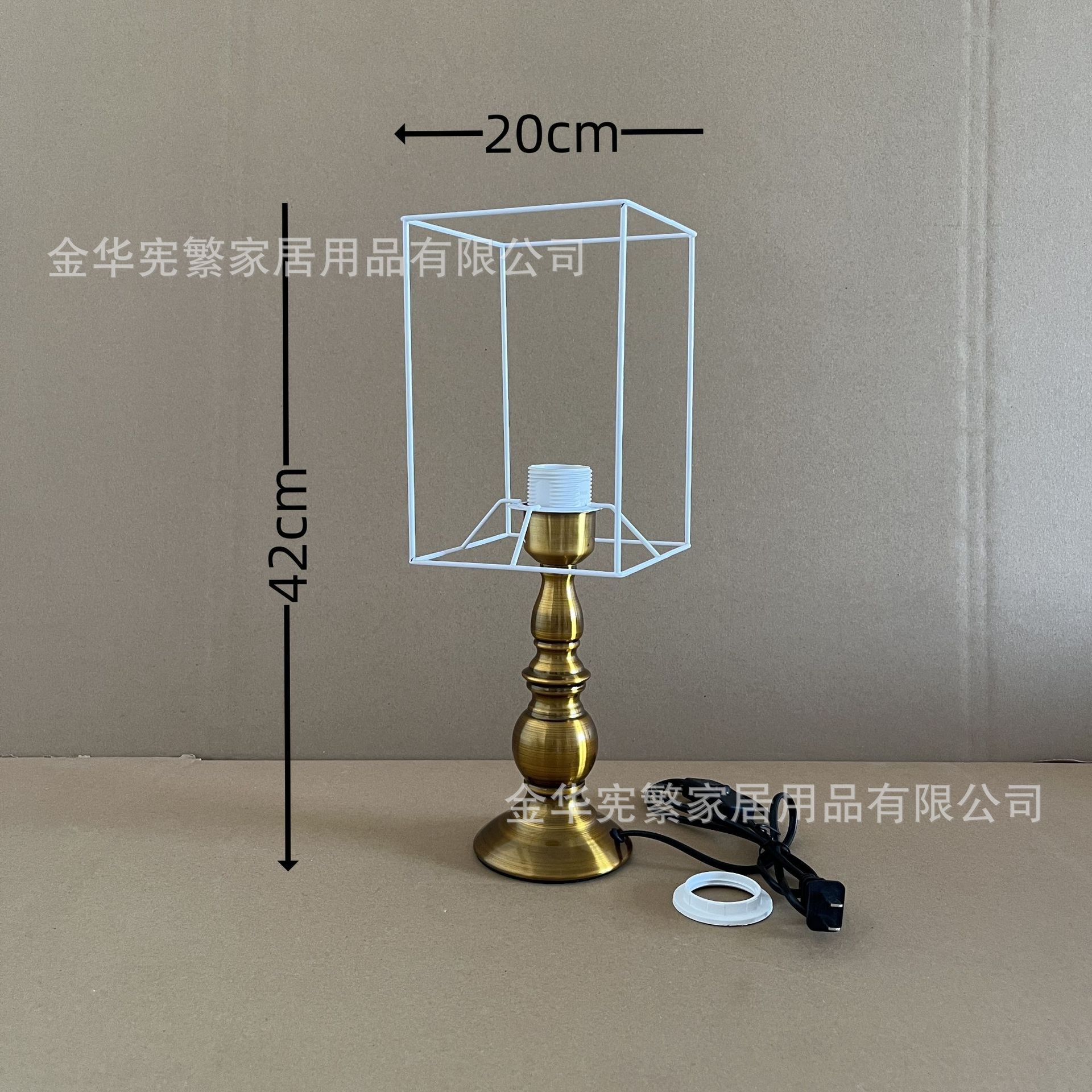 Estilo europeo de lujo ligero retro dorado antiguo calabaza de cobre base de metal marco de hierro combinación E27 con lámpara de mesa retro casera DIY