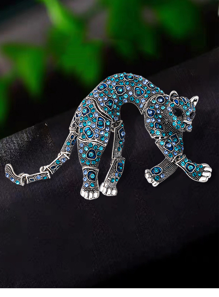 36g Weight Brooches Classification Hip-Hop Vintage Style Pin Jaguar Alloy Rhinestone Unisex Brooches