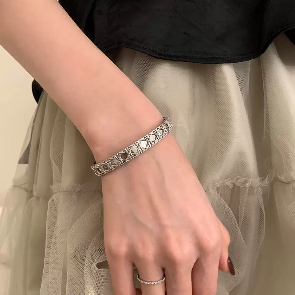 日韩风个性设计高级感菱格纹菱形手镯女轻奢小众中性风精致手饰