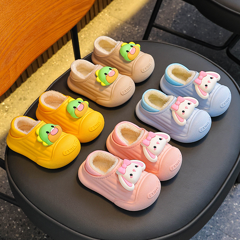 Otoño y invierno bolsas de tacones de algodón para niños, zapatillas de algodón para niños y niñas, zapatillas de algodón para niños pequeños y medianos