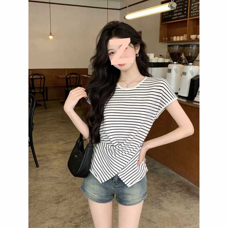 Korean-Style Chic Relaxed Milk Blue Knit Top with Waist-Cinching Pleats, Irregular Hem, Slimming Design, and Stylish Design for Women Korean-Style Chic Relaxed Milk Blue Knit Top with Waist-Cinching Pleats, Irregular Hem, Slimming Design, and Stylish Design for Women