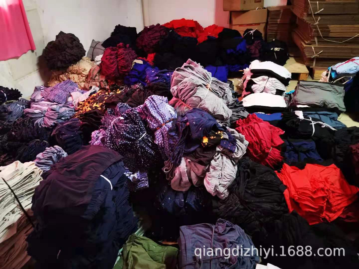 Fuente fabricante de algodón color sólido calzoncillos bóxer para hombres, transpirable y absorbente de sudor, calzoncillos de cintura media para hombres, pantalones sueltos de gran tamaño para jóvenes