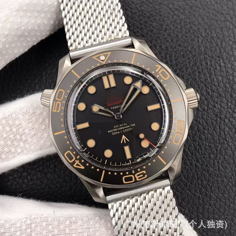 Oujia Bond 007 インディペンデンス・エンド・オブ・マン機械式時計 VS シーマスター 300 シリーズ全自動防水男性機械式時計|undefined