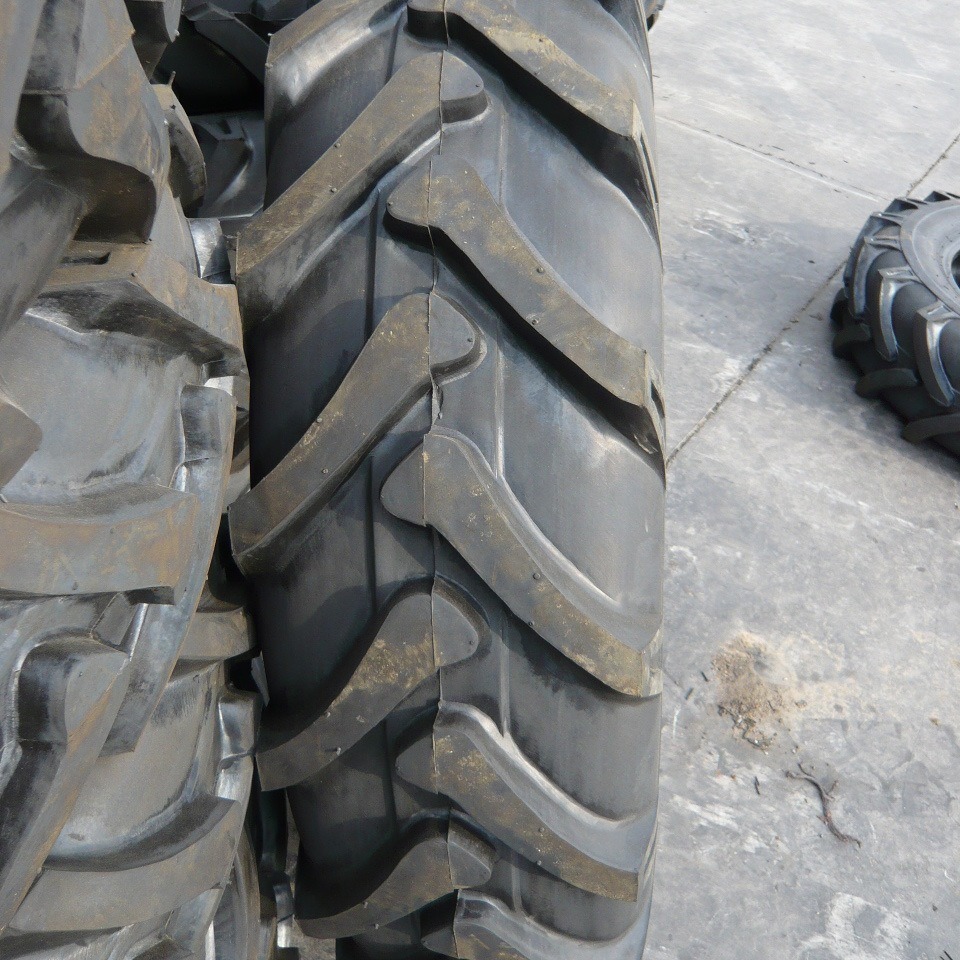 厂家专业生产农用车人字11.2-20 轮胎