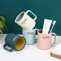 大きいサイズの2色の洗面カップ学校の寮の歯磨きカップのプラスチックの子供の柄の厚いカップのカップルのコップの歯のかめ