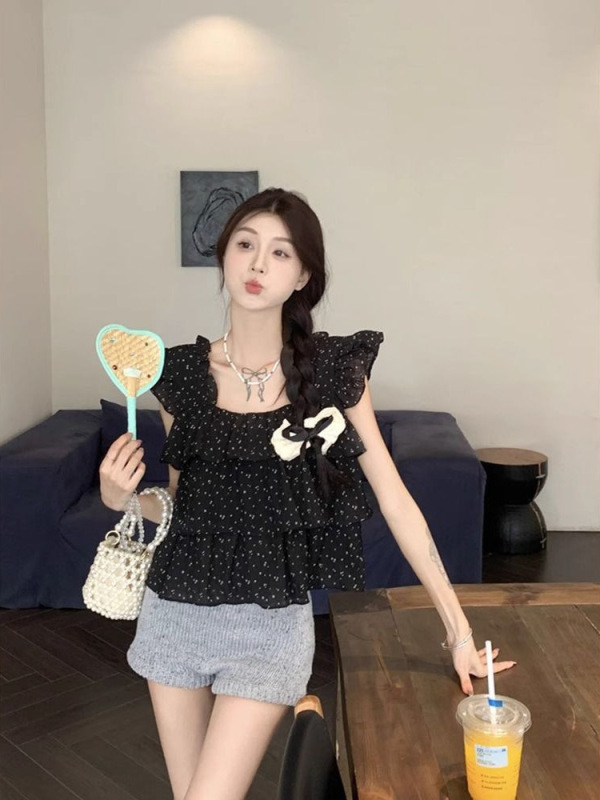黒のスクエアネック小さなフライングスリーブ花柄ベビードールシャツ女性の夏のフレンチデザインショートノースリーブTシャツトップ|undefined