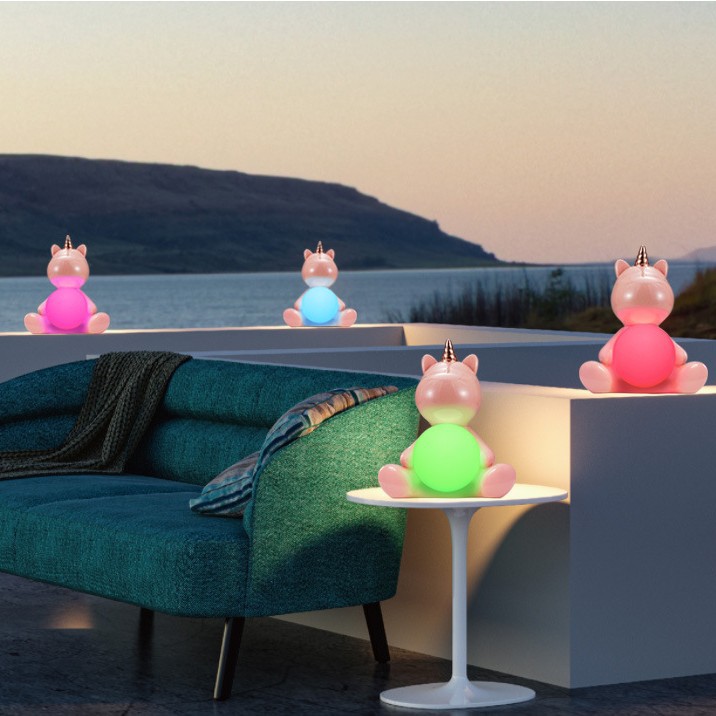 Lámpara de escritorio RGB colorida lámpara de atmósfera recargable controlada por teléfono móvil dormitorio estudio luces creativas unicornio luz de noche