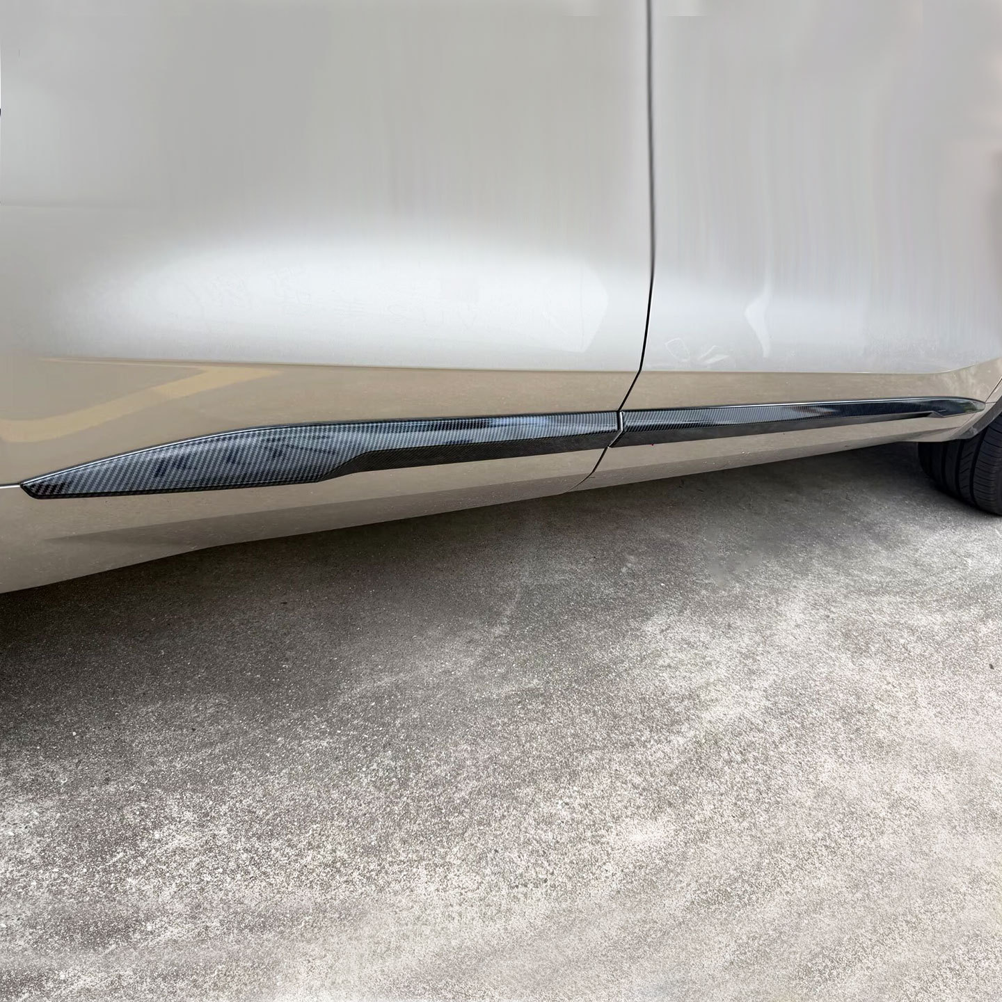 Compatible with 26 models of Geely Xingyue L and Geely Monjaro body trim, door anti-collision strip modification accessories