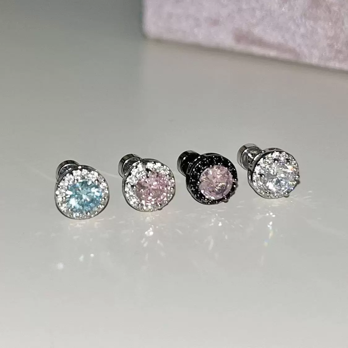 爆闪满钻小众高级气质皓石耳钉轻奢气质百搭耳骨钉女简约时尚耳饰