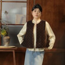 红鳞岁禧宽松马甲定制新中式复古刺绣无袖背心秋冬款时尚女装外套