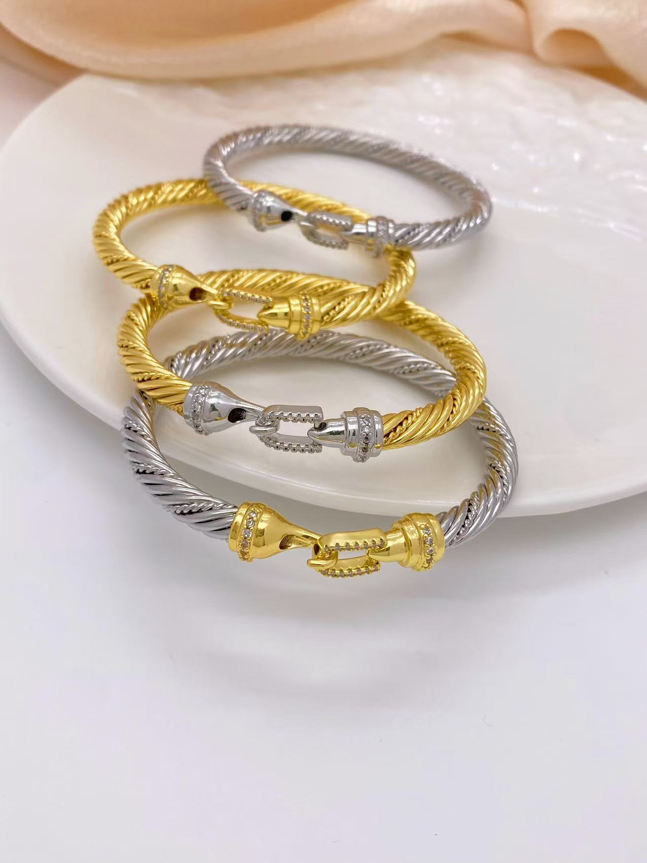 Wholesale Jewelry Simple Style Geometric Copper Zircon 18K Gold Plated Inlay Bracelets Necklace display picture 3