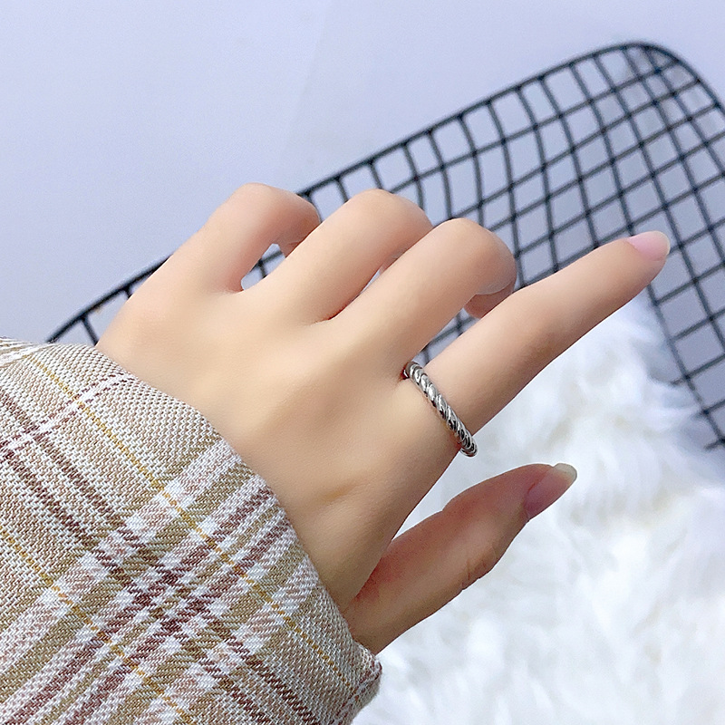 Korean Style Simple Twist Simple Bracelet Ring Female Ins Cold Style Fashion AllMatch Index Finger Ring Open Ornamentpicture18
