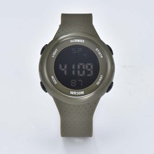 跨境新款多功能户外运动手表学生时尚手表腕表胶带防水watch man