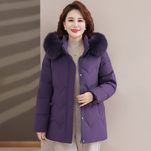 品牌妈妈羽绒服女2025冬新款加厚保暧真狐狸毛领白鸭绒连帽外套