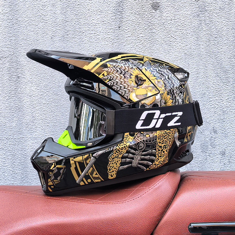 Casco todoterreno Casco de coche eléctrico Casco de rally para hombres y mujeres Casco de batería de descenso de velocidad de bicicleta de montaña Casco completo ORZ