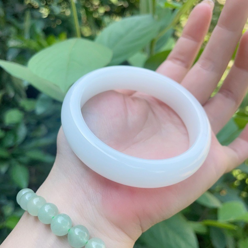 Vòng tay ngọc bích trắng da cừu tự nhiên Tân Cương chính hãng dáng tròn tiêu chuẩn — Bạch ngọc bình thường chi tiết 2