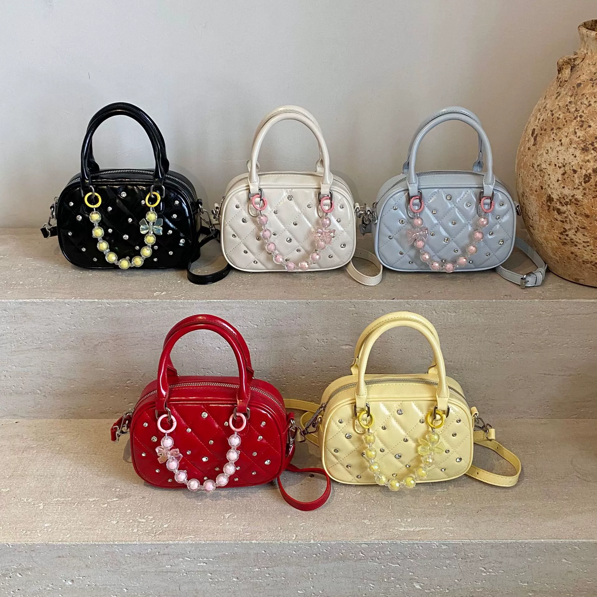 Small design handheld pillow, shoulder bag with diamond pattern, Korean style, city style