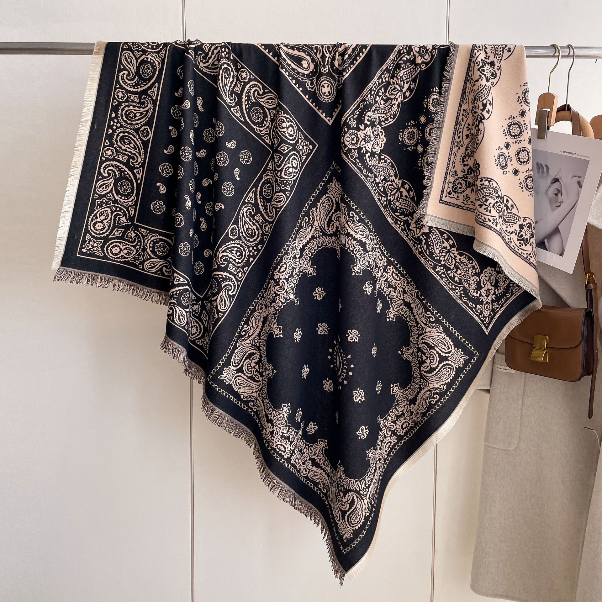 Retro Si Gong Ge flor de anacaju decoración capa de mujer nueva moda impresión chal invierno calentamiento grueso toalla cuadrada