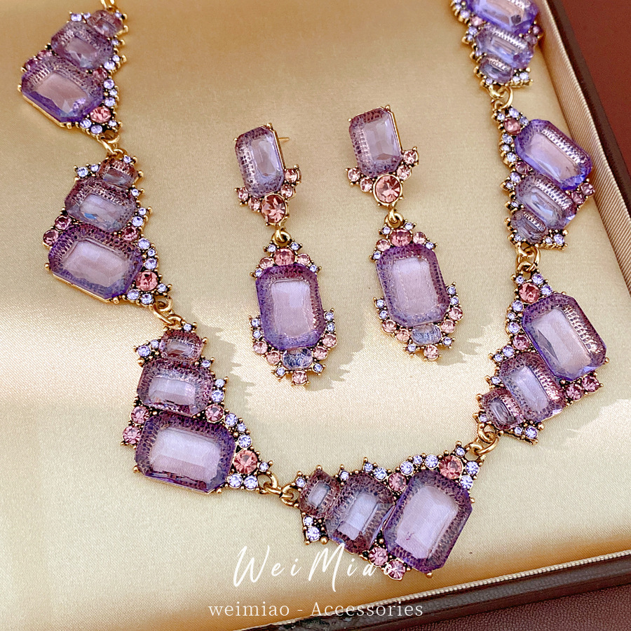 Diamante púrpura collar cuadrado irregular de geometría ligero lujo nicho de alta sensación cadena de clavícula retro conjunto de joyas