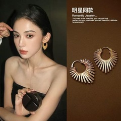 独特铜镀金线条桃心耳扣耳环女轻奢高级感耳钉小众夸张新款耳饰