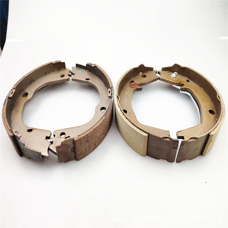 Suitable for SAIC Maxus V80G10 handbrake pad brake pad brake handbrake pad Maxus V80G10 rear wheel handbrake pad