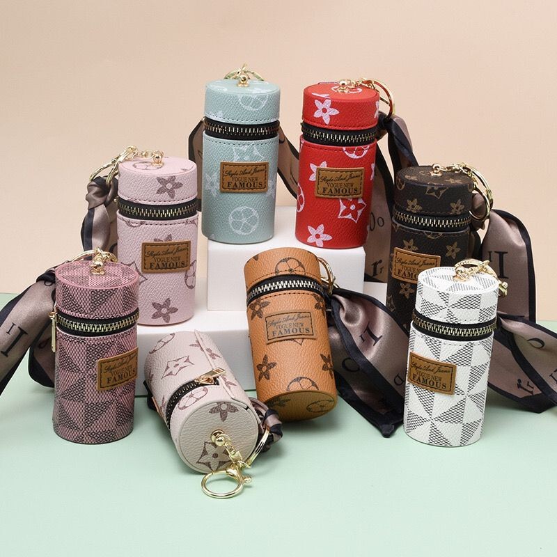 Creative Leather Vintage Bucket Key Pouch for Women, Mini Exquisite Car Key Holder, Retro Portable Small Bag with Stitching Creative Leather Vintage Bucket Key Pouch for Women, Mini Exquisite Car Key Holder, Retro Portable Small Bag with Stitching