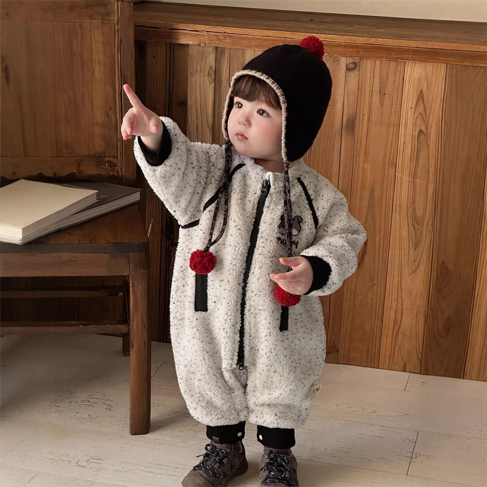 2024 nuevo mono de bebé de invierno acolchado de dibujos animados peludo cachorro engrosado y cálido bebé saliendo traje de escalada