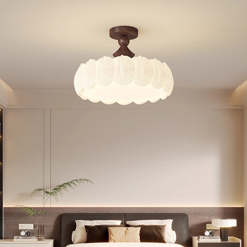 Plumas de techo de dormitorio francés medieval de madera maciza retro americana protección ocular de espectro completo dormitorio principal sala de estudio lámpara creativa