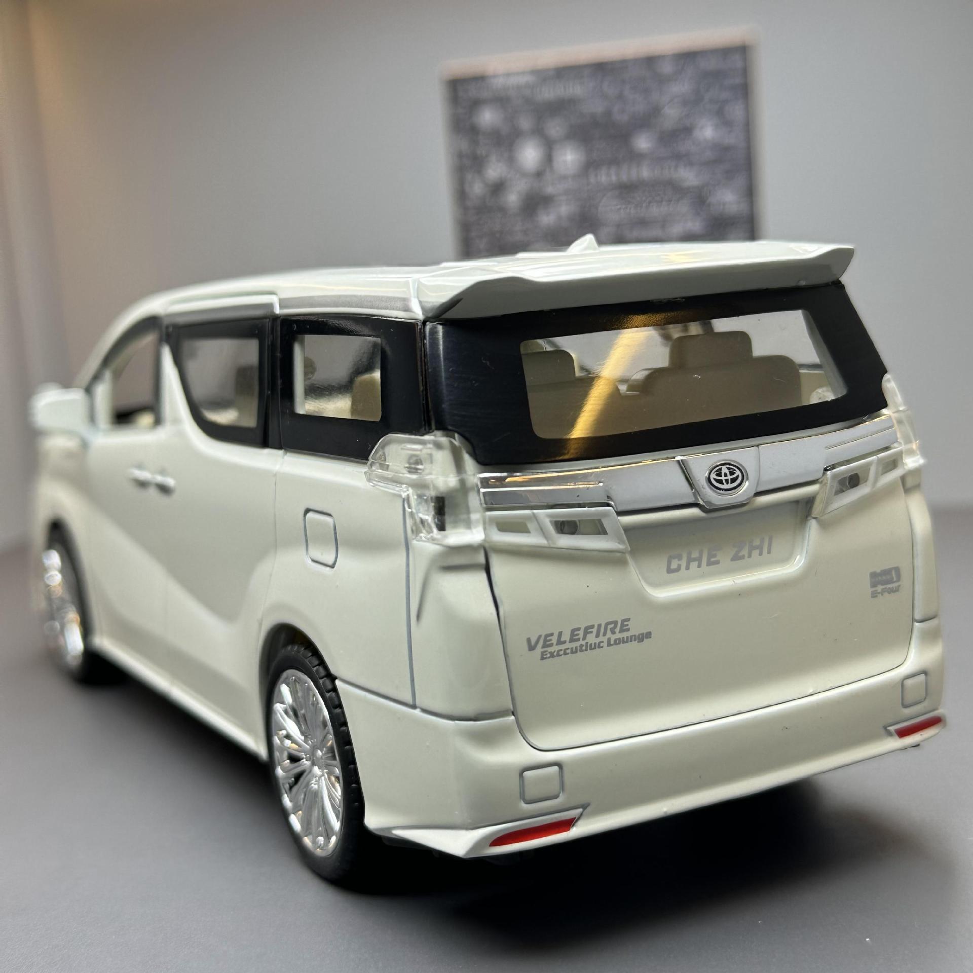 Aleación de coche 1:24 Toyota Wilfa modelo de coche Tire hacia atrás con sonido y Luz Juguetes Coche de negocios música modelo adornos