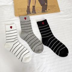 春秋新款 日系細條紋簡約愛心中長筒女襪棉襪 學院風甜美棉質女襪