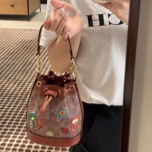 Coco C 2025 New dempsey Drawstring Bucket Bag Classic Old Flower Handbag Casual Simple Messenger Bag
