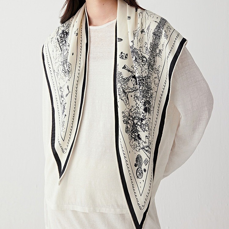 Street scene sketch silk cashmere triangle scarf, summer warm mulberry silk cashmere shawl, light luxury silk scarf Street scene sketch silk cashmere triangle scarf, summer warm mulberry silk cashmere shawl, light luxury silk scarf