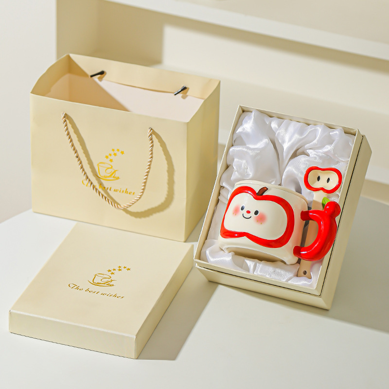 Regalos de cumpleaños creativos lindos tazas de agua de manzana de alto valor facial taza de cerámica con cubierta cuchara práctica acompañante caja de regalo