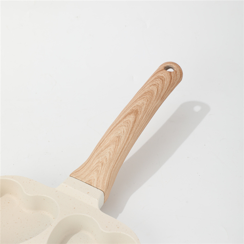 Ventas transfronterizas de amor de tres agujeros pan de desayuno casero frito huevo asado hamburguesas molde creativo de aluminio sartén al por mayor