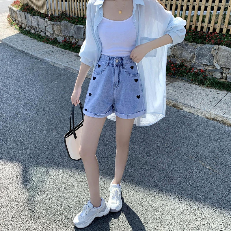 Настоящий снимок новых летних джинсовых шорт для женщин 2021, свободные широкие брюки с высокой талией и вышивкой в виде сердца в корейском стиле