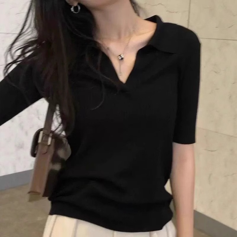 黒の右肩ポロカラー半袖Tシャツレディース夏の新しいデザインニッチハイエンド香港スタイルシックなトップ|undefined