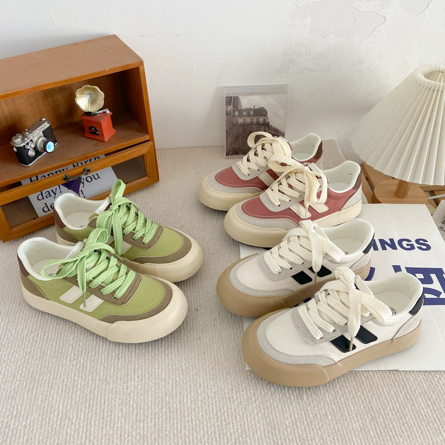 6377 популярные туфли на толстой подошве с крутой штангой немецкие тренировочные доски женские в гонконгском стиле ретро chic2024 новые весенние белые туфли