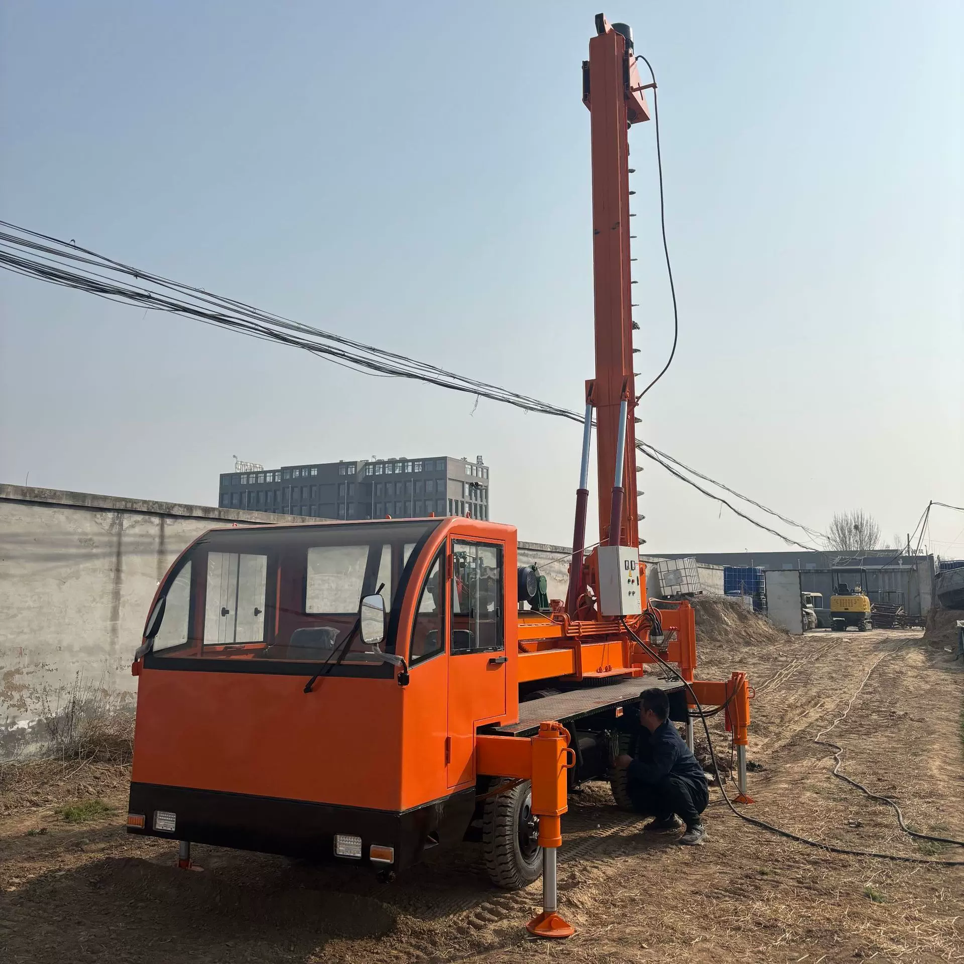 定制加工地基打桩机光伏钻机螺旋桩水井钻机建筑盖房专用