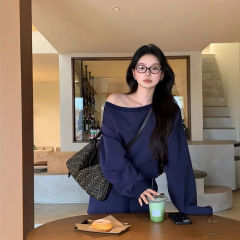实拍美式斜肩卫衣女秋季新款设计感小众宽松长袖露肩上衣