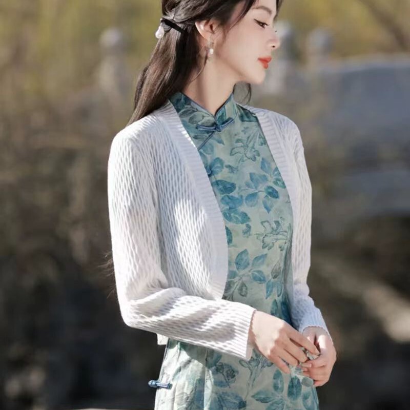 Wear a Shawl with a Skirt, a Gentle Style Cheongsam with a Shawl, a Cardigan Jacket, a White Knitted Long-Sleeved Jacket, Versatile and Artistic Wear a Shawl with a Skirt, a Gentle Style Cheongsam with a Shawl, a Cardigan Jacket, a White Knitted Long-Sleeved Jacket, Versatile and Artistic