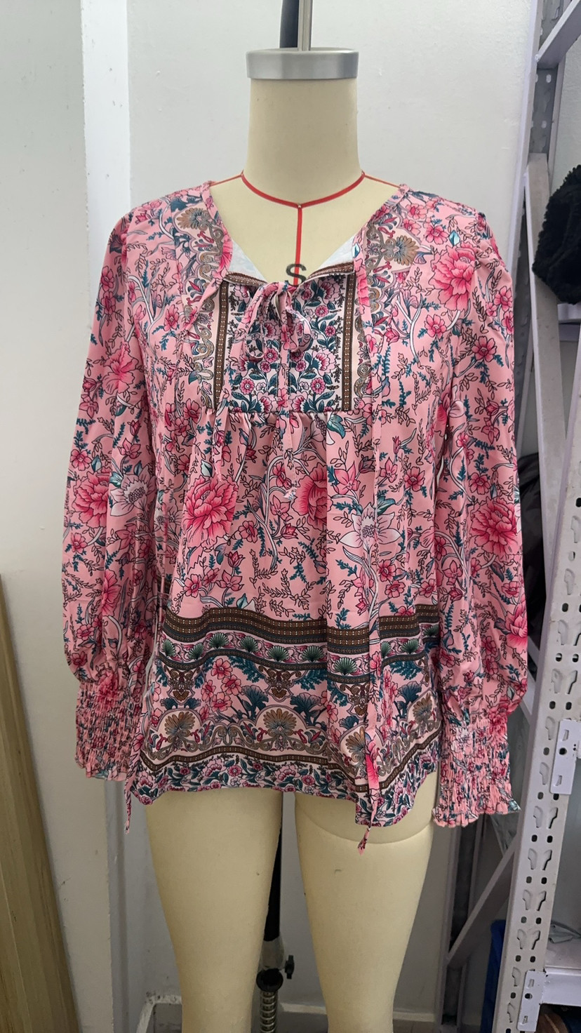 Elegante Florale Damenbluse Mit Bindedetail Und V-ausschnitt_voghion.com
