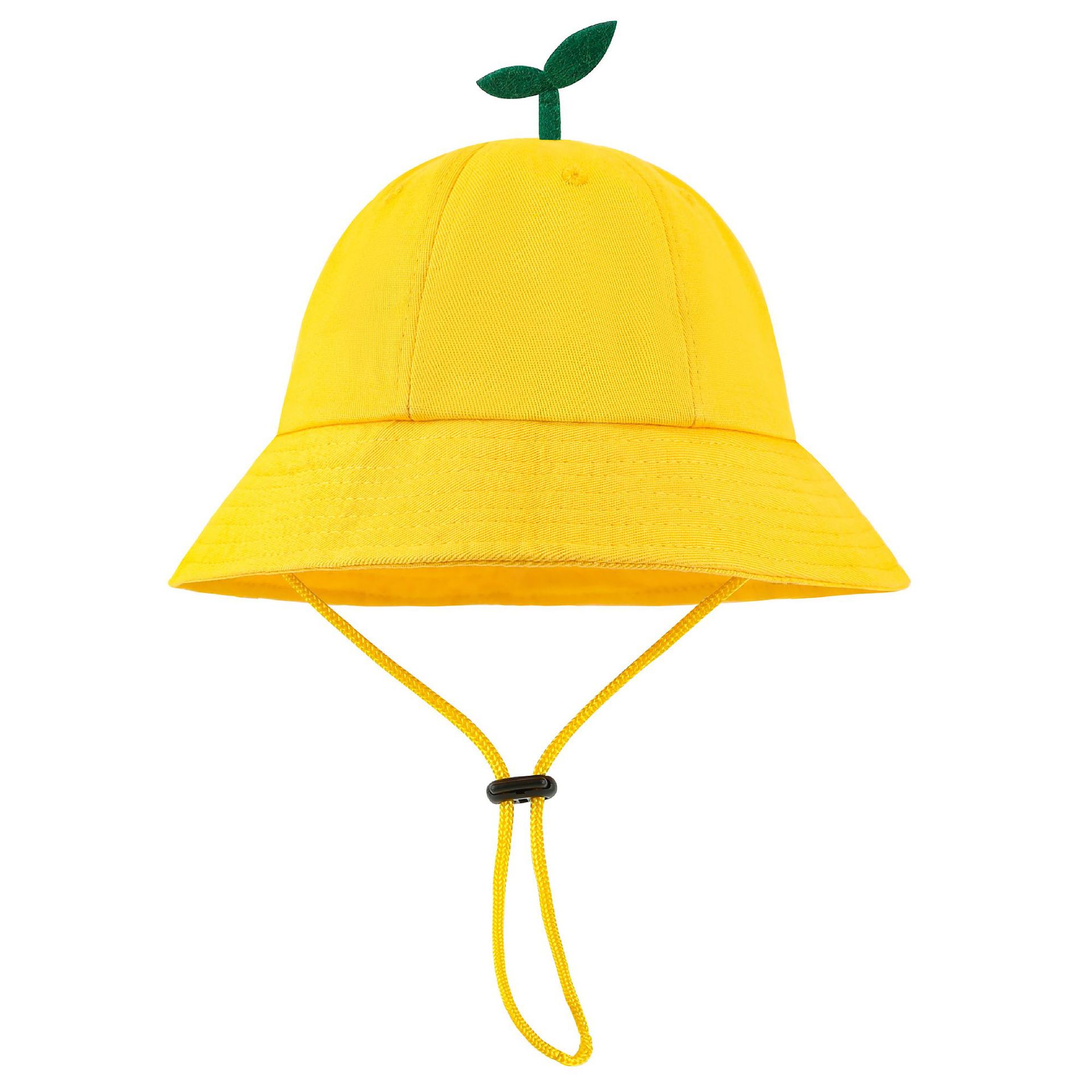 노란색 유치원 작은 노란색 모자 긴 잔디