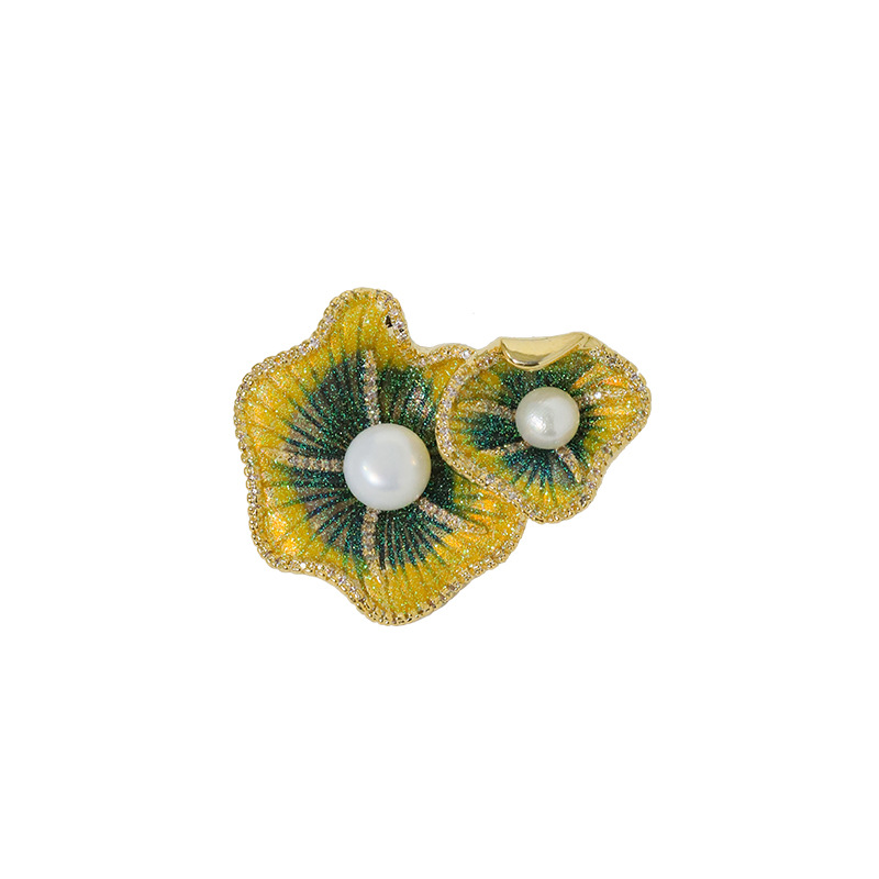 Esmalte de moda pintado cristal brillante broche de hoja de loto pin de cera de miel de perla de jade pectoral [accesorios DIY]