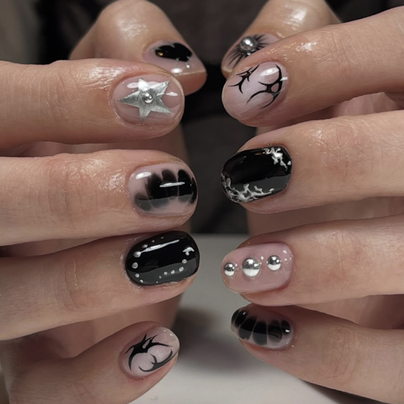 Gothic Y2K Sweet and Cool Wearable Nails Black Heart Cross-Border Hot Selling Manicure Fake Nails Wearable Nails Wholesale Gothic Y2K Sweet and Cool Wearable Nails Black Heart Cross-Border Hot Selling Manicure Fake Nails Wearable Nails Wholesale