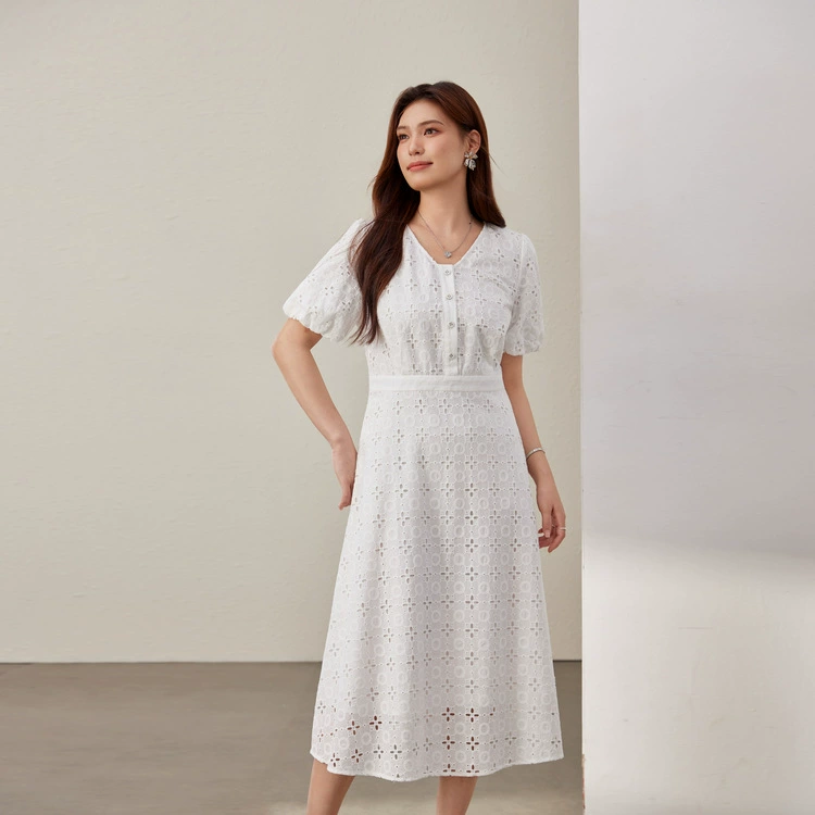 [Французское нежное элегантное тонкое платье с v-образным вырезом и вышивкой] Тонкая и красивая женская одежда больших размеров, летний новый стиль, мм