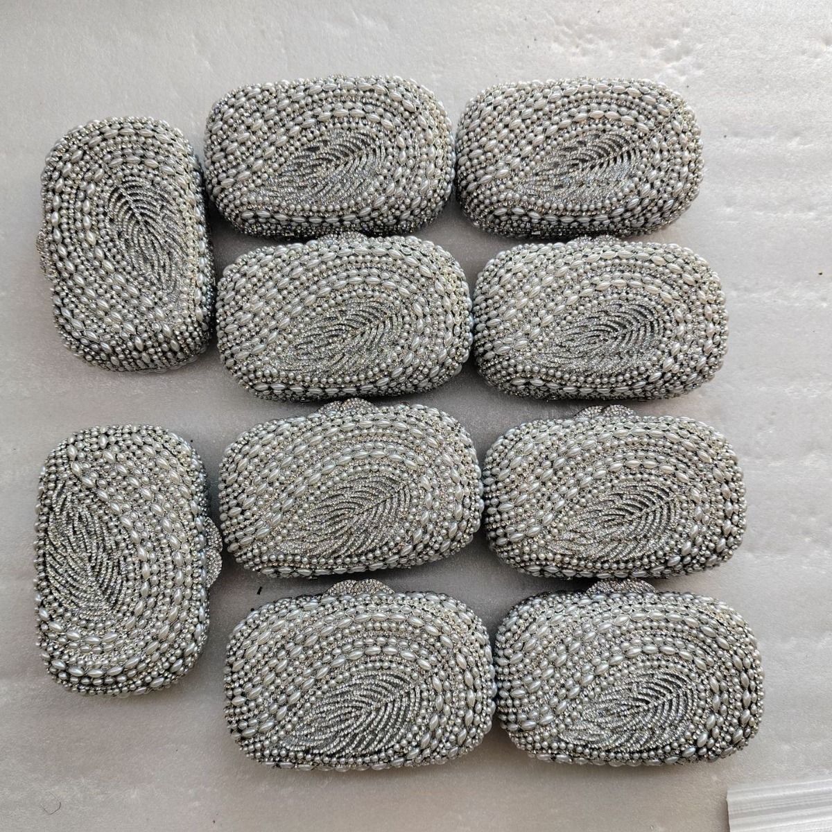 Túi clutch dạ tiệc đính kim cương rỗng lá phong cách mới — Màu trắng, Ngọc trai bạc, Bạc pha lê trắng, Màu sâm panh