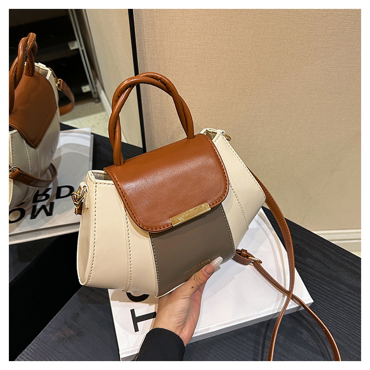 577g Weight Polyester Lining Material Zipper Closure Type Single Shoulder Strap Strap Type Crossbody Bag Bags Type Casual, Daily Occasion Pu Leather Material Color Block Pattern All Seasons Season Women's Gender Streetwear Style Square Shape Medium Size Women's Medium Pu Leather Color Block Streetwear Square Zipper Crossbody Bag 33