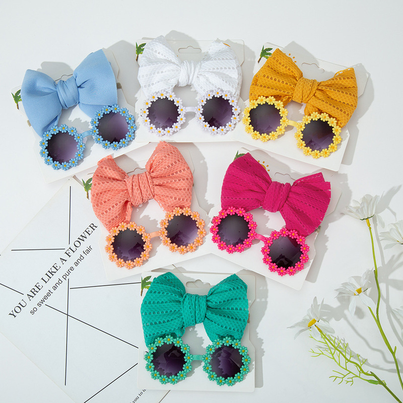 Children's Sunglasses with Glasses Combination Set, Baby Daisy Sunglasses with Bow, Two-Piece Set with Heart Decoration