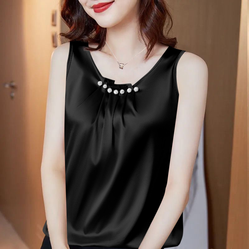 Loose Plus-Size Camisole for Women, Suitable as a Base Layer or Paired with a Blazer, Versatile for Summer, with a Unique Beaded Design