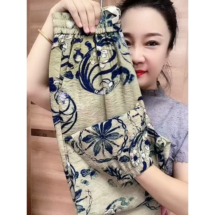 세 개의 금 청화백자